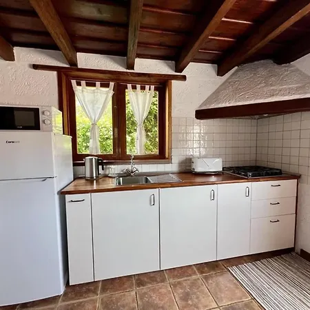 Дом отдыха Sitio De La Casa With Private Pool Arico